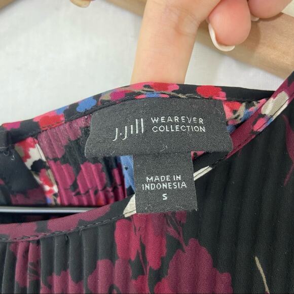 J. Jill Wherever Collection Accordion Pleated Floral Tunic Blouse size Small - Picture 5 of 8